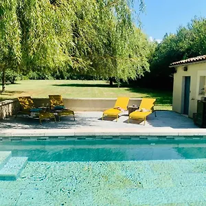 https://mas-des-muses.fr-provencehotel.com