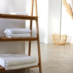 https://lovenest-marseille-honey.fr-provencehotel.com