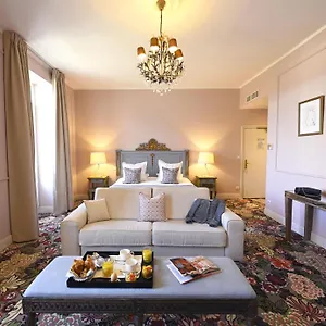 Grand Henri - Teritoria 4*, LʼIsle-sur-la-Sorgue Frankrijk